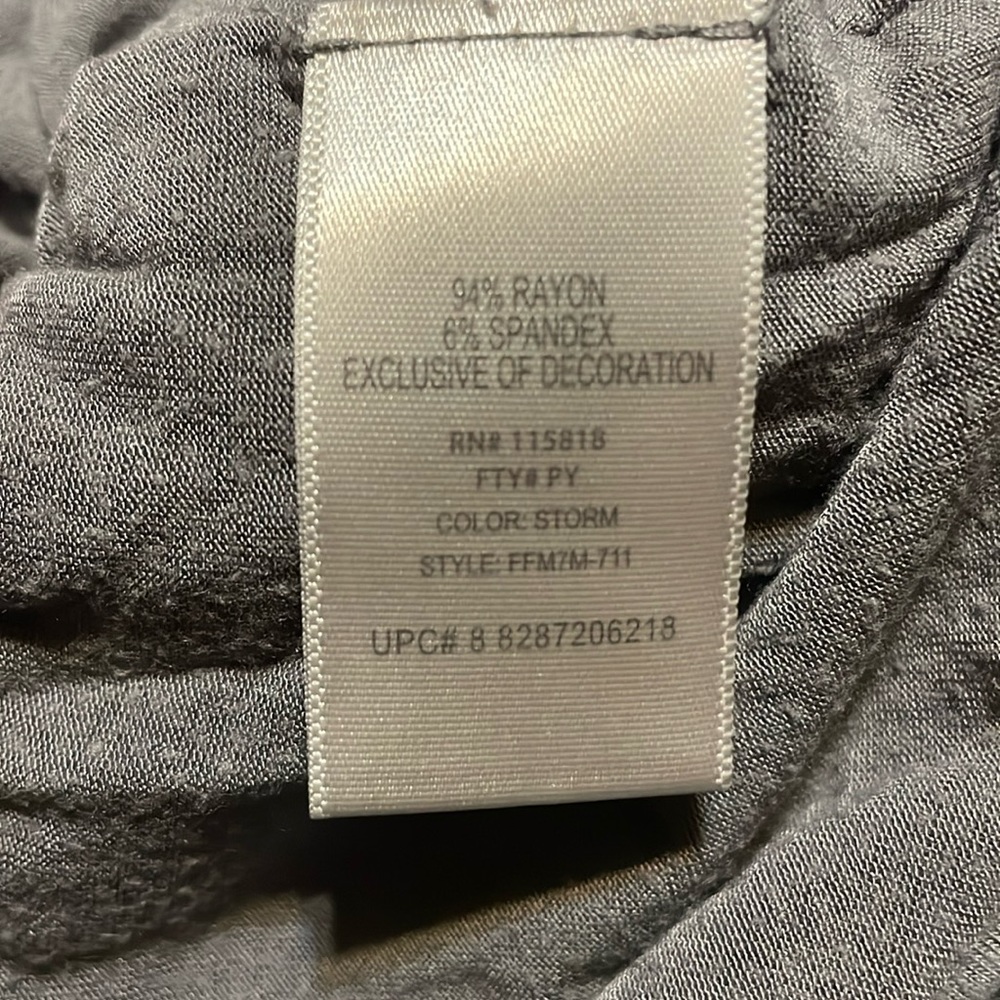 Ladies top. - Picture 4 of 4